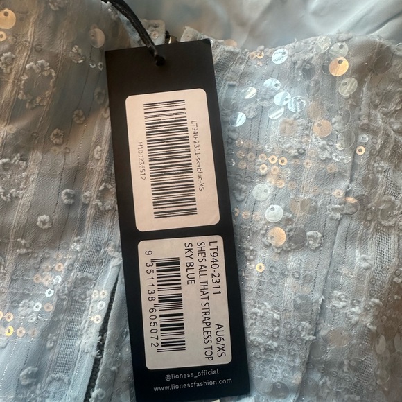 Lioness Top Sky Blue - Picture 7 of 8